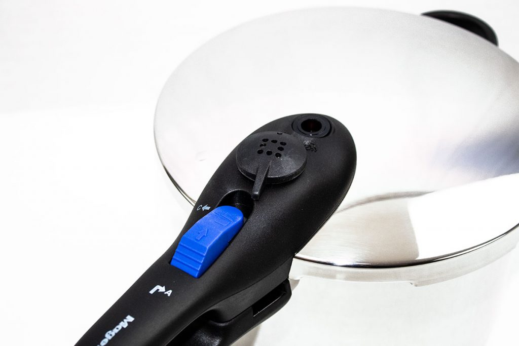 Olla Express Magefesa Favorit 8lts. - Cocinalia.store